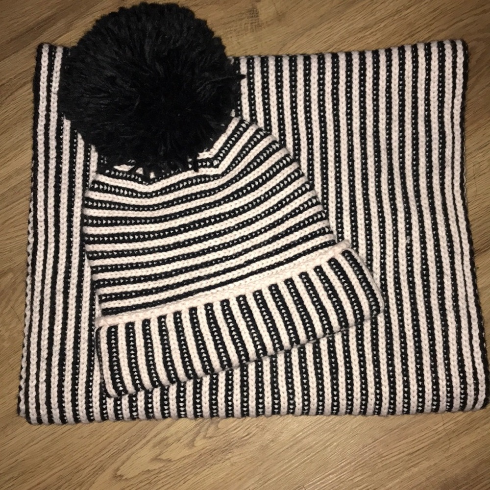 Kate spade hat and scarf set